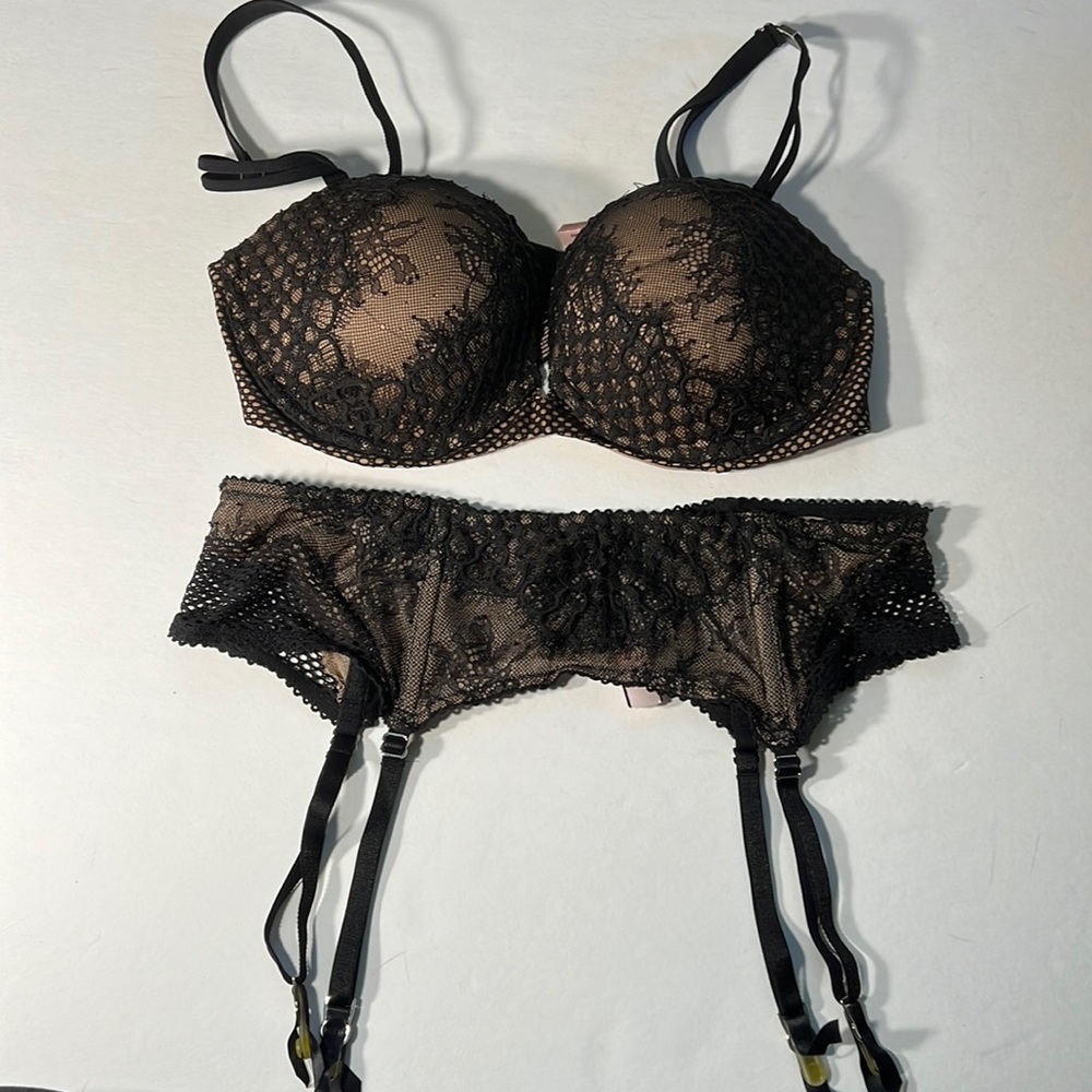 NWT bra and garter set, VS, black and nude, size 34D and size M/L
